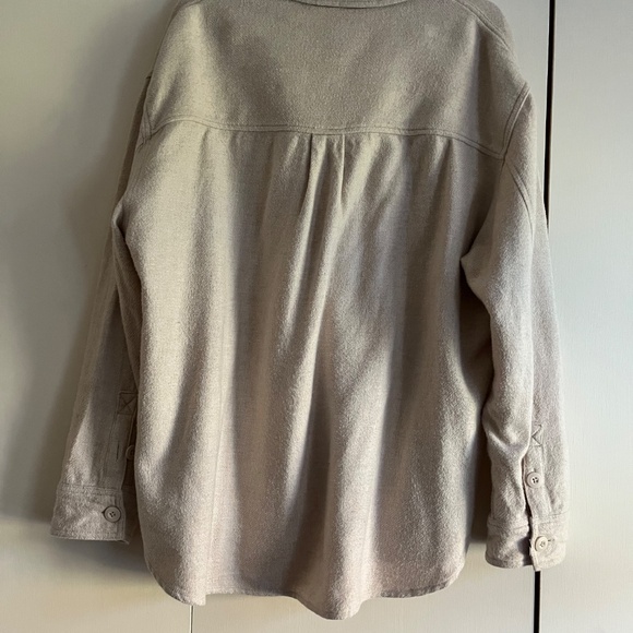 Woman s shackett - Picture 3 of 3